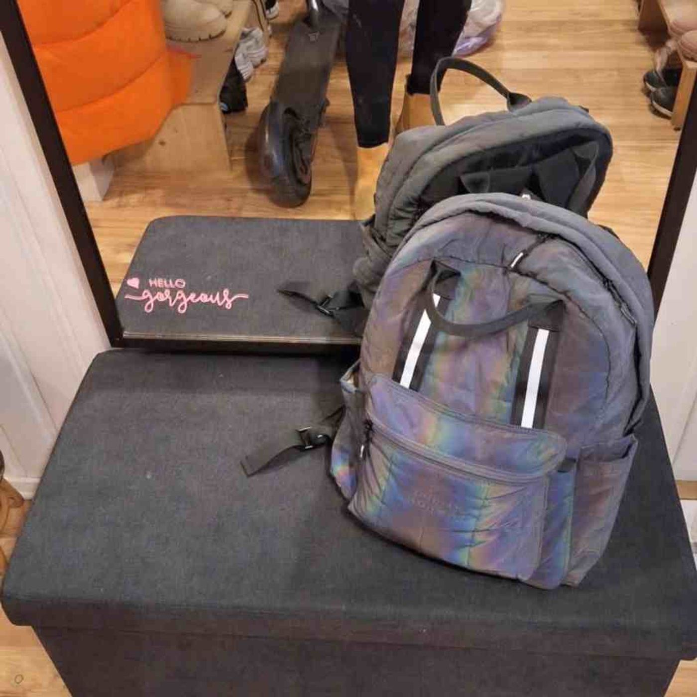 Morild Se Meg Quilt Ryggsekk med regnbuererefleks, sort