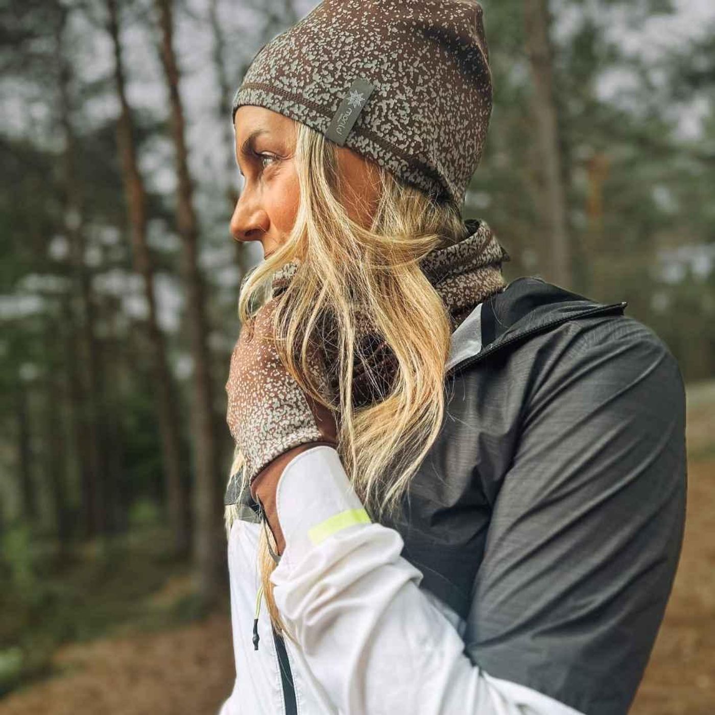 Morild Stjernestøv lue med refleks, sjokolade